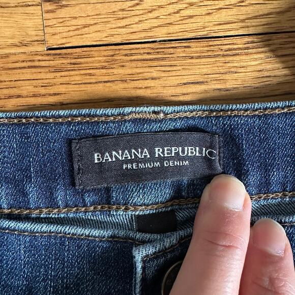 Banana Republic Medium Wash Cuffed Jean Shorts - Picture 4 of 7